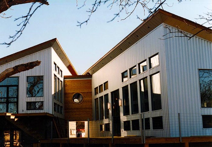 nuwall_residence_loftontheLake05_jpg