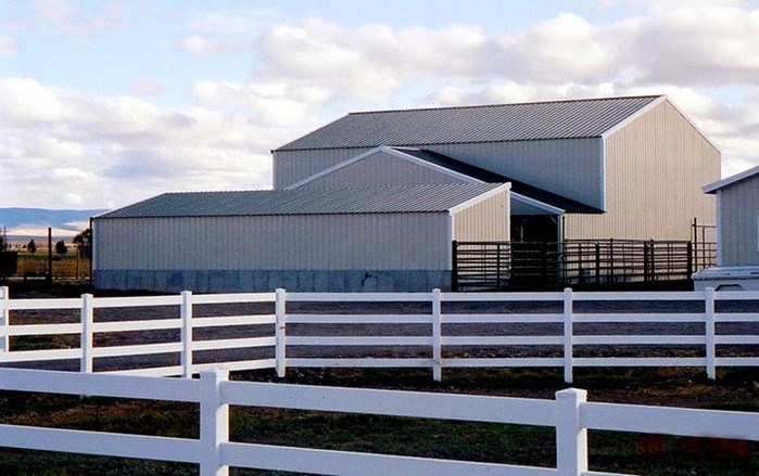 permaclad_barn_countrysideVet03_jpg